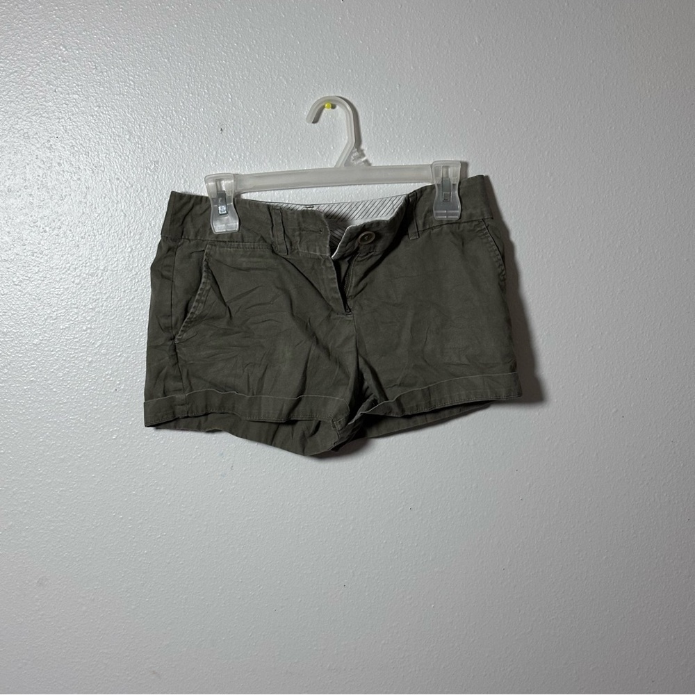 LOFT Ann Taylor Women Green The Riviera Short Shorts size 0.